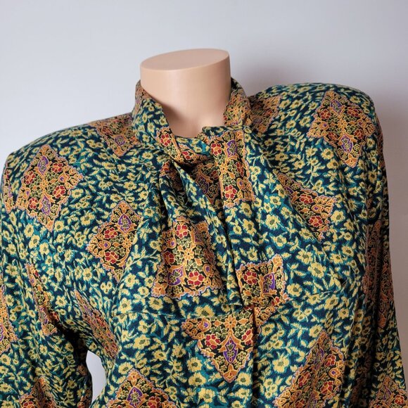 Vintage Evan Picone Floral Print Button-Up Blouse With Tie Neck & Long Sleeves - Picture 11 of 14